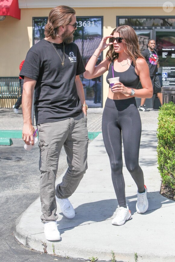 Exclusif - Scott Disick et sa compagne Sofia Richie sont finalement toujours ensemble malgré les rumeurs de séparation et se baladent en amoureux à Calabasas, le 4 juin 2018.