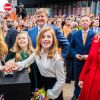 Le roi Willem-Alexander et la reine Maxima des Pays-Bas et leurs filles les princesses Amalia, Ariane et Alexia assistent à la fête du Roi à Groningen le 27 avril 2018.