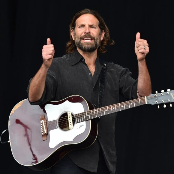 Bradley Cooper filme A Star is Born au Glastonbury Festival 2017