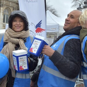 Christian Rauth, Valérie Trierweiler, Romain Magellan, Maïtena Biraben lors du lancement de la campagne du Secours Populaire "Don'Actions" sur le parvis de l'hôtel de ville de Paris le 20 janvier 2018. © Giancarlo Gorassini / Bestimage