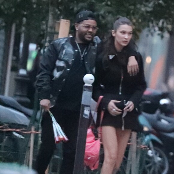 Exclusif - Bella Hadid et son compagnon The Weeknd ont été boire un verre dans le quartier de Pigalle avant d'aller dîner dans un restaurant près de La gare de Lyon à Paris le 31 mai 2018.