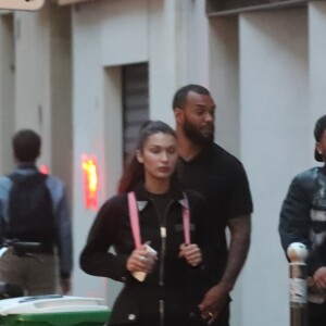 Exclusif - Bella Hadid et son compagnon The Weeknd ont été boire un verre dans le quartier de Pigalle avant d'aller dîner dans un restaurant près de La gare de Lyon à Paris le 31 mai 2018.