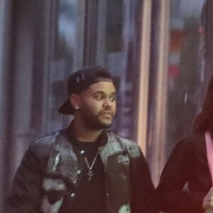 Exclusif - Bella Hadid et son compagnon The Weeknd ont été boire un verre dans le quartier de Pigalle avant d'aller dîner dans un restaurant près de La gare de Lyon à Paris le 31 mai 2018.