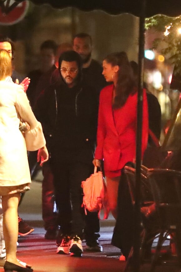 Exclusif - Bella Hadid et son compagnon The Weeknd sont allés dîner au restaurant "The Bistrologist" dans le quartier des Champs-Elysées avec des amis à Paris, le 1er juin 2018. Après sa séance de sport, The Weeknd est rentré à l'hôtel pour rejoindre Bella Hadid. Ils sont sortis dîner avec leurs amis (dont Fanny Bourdette-Donon) et ont quitté le restaurant à 3h45.