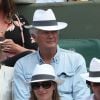 Pierre Dhostel et sa femme Carole - People dans les tribunes des Internationaux de France de Tennis de Roland Garros à Paris. Le 9 juin 2018 © Cyril Moreau / Bestimage