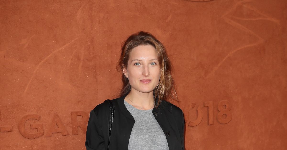 Julia Piaton au village lors des internationaux de tennis de Roland
