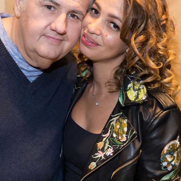 Exclusif - Pierre Ménès et sa compagne Mélissa Acosta - Lancement de la collection capsule "Max & Moi vu par Valérie Benaïm" à Paris, le 20 octobre 2017.© Cyril Moreau/Bestimage