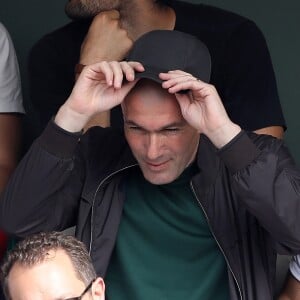 Zinédine Zidane dans les tribunes des Internationaux de France de Tennis de Roland Garros à Paris, le 10 juin 2018. © Dominique Jacovides - Cyril Moreau/Bestimage