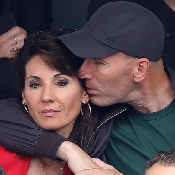 Zinédine Zidane et sa femme Véronique dans les tribunes des Internationaux de France de Tennis de Roland Garros à Paris, le 10 juin 2018. © Dominique Jacovides - Cyril Moreau/Bestimage