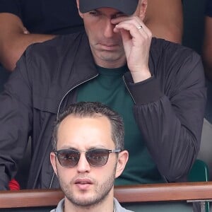 Zinédine Zidane dans les tribunes des Internationaux de France de Tennis de Roland Garros à Paris, le 10 juin 2018. © Dominique Jacovides - Cyril Moreau/Bestimage