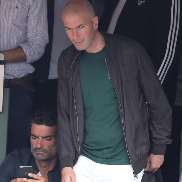 Zinédine Zidane dans les tribunes des Internationaux de France de Tennis de Roland Garros à Paris, le 10 juin 2018. © Dominique Jacovides - Cyril Moreau/Bestimage