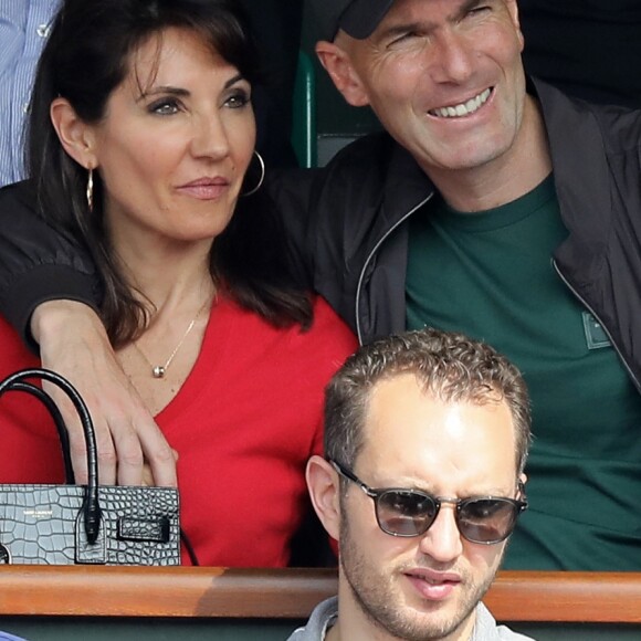 Zinédine Zidane et sa femme Véronique dans les tribunes des Internationaux de France de Tennis de Roland Garros à Paris, le 10 juin 2018. © Dominique Jacovides - Cyril Moreau/Bestimage