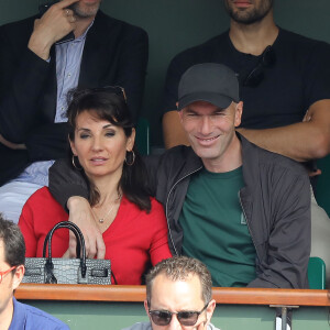 Zinédine Zidane et sa femme Véronique dans les tribunes des Internationaux de France de Tennis de Roland Garros à Paris, le 10 juin 2018. © Dominique Jacovides - Cyril Moreau/Bestimage