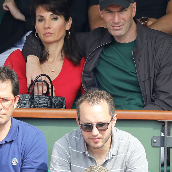 Zinédine Zidane et sa femme Véronique dans les tribunes des Internationaux de France de Tennis de Roland Garros à Paris, le 10 juin 2018. © Dominique Jacovides - Cyril Moreau/Bestimage