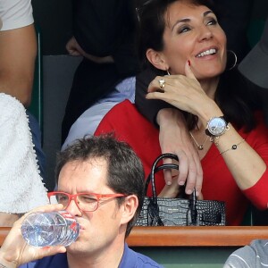 Zinédine Zidane et sa femme Véronique dans les tribunes des Internationaux de France de Tennis de Roland Garros à Paris, le 10 juin 2018. © Dominique Jacovides - Cyril Moreau/Bestimage