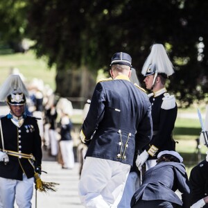 Un homme de la garde Royal a fait un malaise - Baptême de la princesse Adrienne de Suède à Stockholm au palais de Drottningholm en Suède le 8 juin 2018