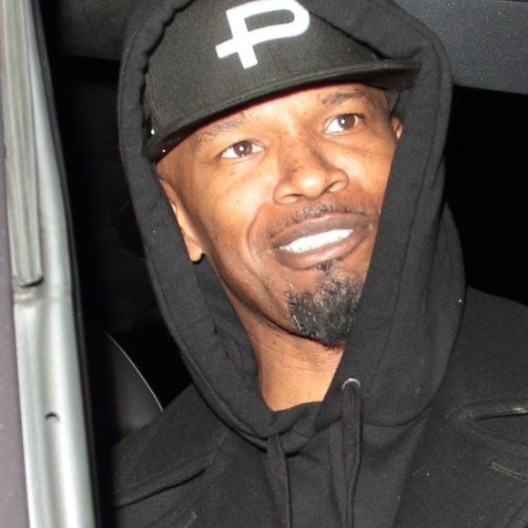 Jamie Foxx quitte le restaurant Mr Chow après l'anniversaire de M.Beer à Los Angeles le 5 mars 2018.