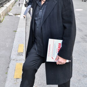 Exclusif - Le cousin de Johnny Hallyday, Michael Ketcham Halliday arrive à la messe hommage pour le 75ème anniversaire de Johnny Hallyday en l'église de La Madeleine à Paris. Le 15 juin 2018