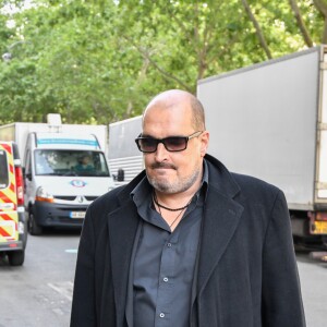 Exclusif - Le cousin de Johnny Hallyday, Michael Ketcham Halliday arrive à la messe hommage pour le 75ème anniversaire de Johnny Hallyday en l'église de La Madeleine à Paris. Le 15 juin 2018