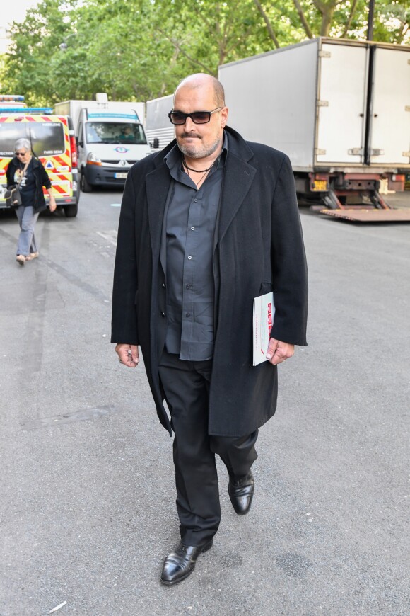 Exclusif - Le cousin de Johnny Hallyday, Michael Ketcham Halliday arrive à la messe hommage pour le 75ème anniversaire de Johnny Hallyday en l'église de La Madeleine à Paris. Le 15 juin 2018