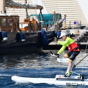 Le prince Albert II de Monaco lors du Water Bike Challenge, au profit de la Fondation princesse Charlene de Monaco au départ du Yacht Club de Monaco le 17 juin 2018. © Bruno Bebert / Bestimage