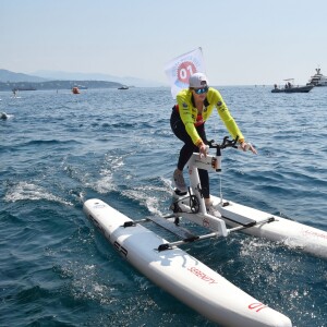 La princesse Charlene de Monaco lors du Water Bike Challenge, au profit de la Fondation princesse Charlene de Monaco au départ du Yacht Club de Monaco le 17 juin 2018. © Bruno Bebert / Bestimage