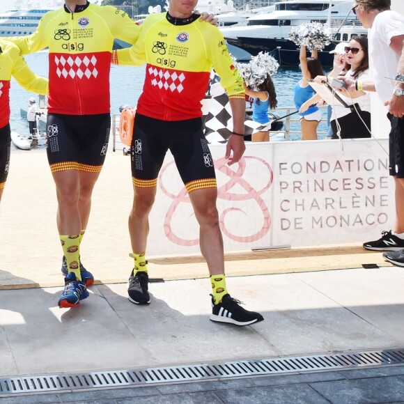 Mark Webber, la princesse Charlene de Monaco, Christophe Dominici, Terence Parkin, David Tanner lors du Water Bike Challenge, au profit de la Fondation princesse Charlene de Monaco au départ du Yacht Club de Monaco le 17 juin 2018. © Bruno Bebert / Bestimage