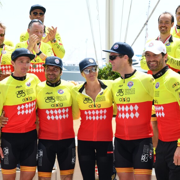 L'équipe de la princesse Charlene a remporté cette édition du Waterbike Challenge - David Tanner, Christophe Dominici, la princesse Charlene de Monaco, Terence Parkin, Mark Webber lors du Water Bike Challenge, au profit de la Fondation princesse Charlene de Monaco au départ du Yacht Club de Monaco le 17 juin 2018. © Bruno Bebert / Bestimage