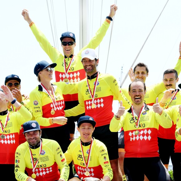 L'équipe de la princesse Charlene a remporté cette édition du Waterbike Challenge - David Tanner, Christophe Dominici, la princesse Charlene de Monaco, Terence Parkin, Mark Webber lors du Water Bike Challenge, au profit de la Fondation princesse Charlene de Monaco au départ du Yacht Club de Monaco le 17 juin 2018. © Bruno Bebert / Bestimage