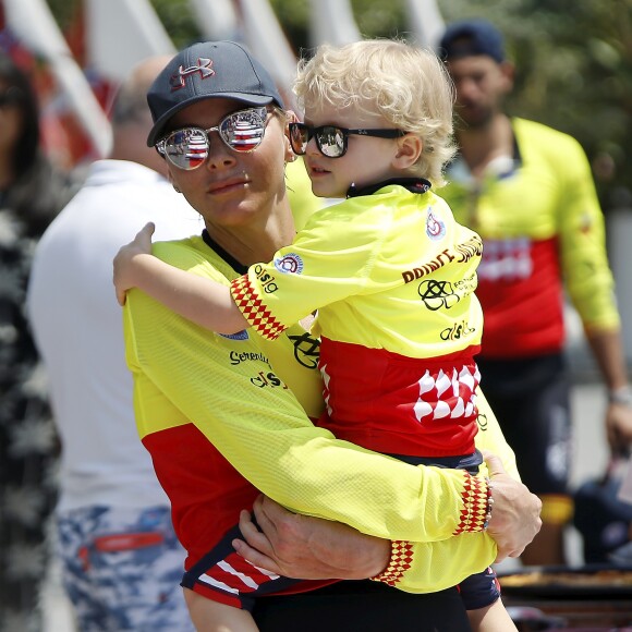 La princesse Charlene de Monaco et le prince Jacques lors du Water Bike Challenge, au profit de la Fondation princesse Charlene de Monaco au départ du Yacht Club de Monaco le 17 juin 2018. © Jean-François Ottonello / Nice Matin / Bestimage