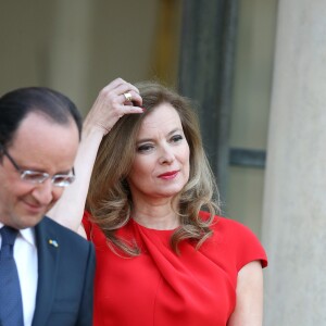 Francois Hollande et Valerie Trierweiler - Paris le 7 mai 2013 - Diner d'etat au Palais de l'Elysee en l'honneur de Mr Bronislaw Komorowski, President de la Republique de Pologne.