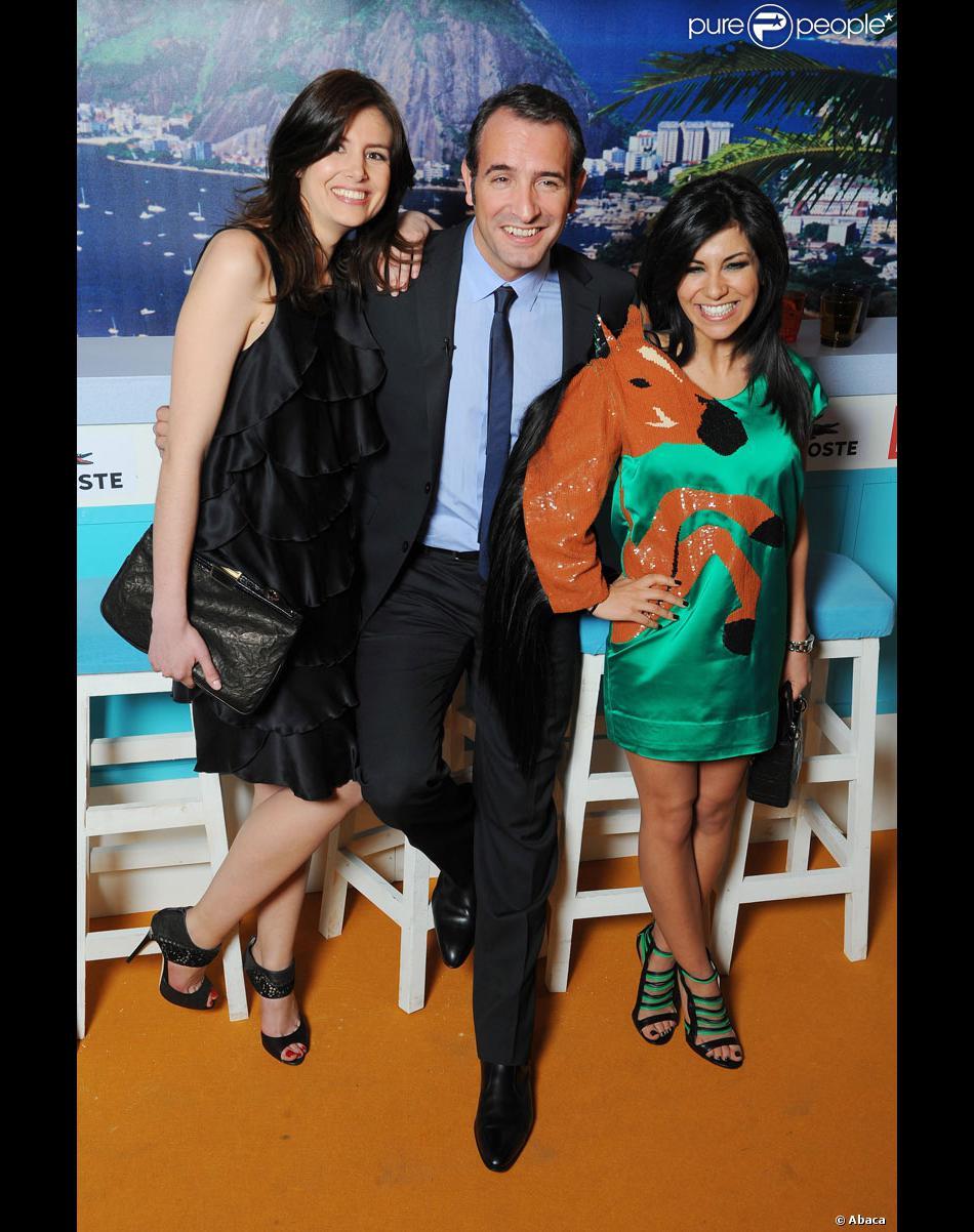 Jean Dujardin Entoure De Louise Monot Et Reem Kherici Pour La Promotion De Oss 117 Rio Ne Repond Plus Purepeople