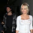 Pamela Anderson et son ami quittent le restaurant Craig à West Hollywood le 15 juin 2018.