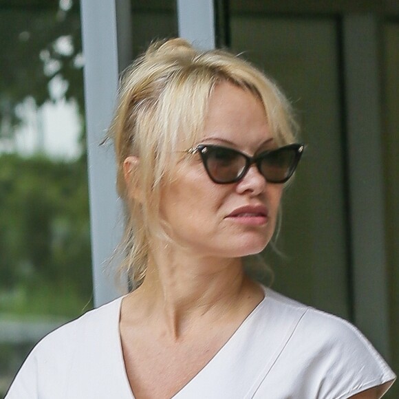 Exclusif - No web - No blog - Pamela Anderson arrive à l'aéroport de JFK à New York, le 4 juin 2018