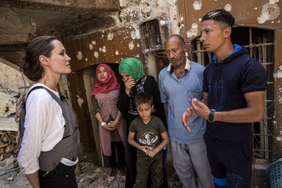 Angelina jolie visite Mossoul dans le cadre d'un voyage pour l'UNHCR le 16 juin 2018.