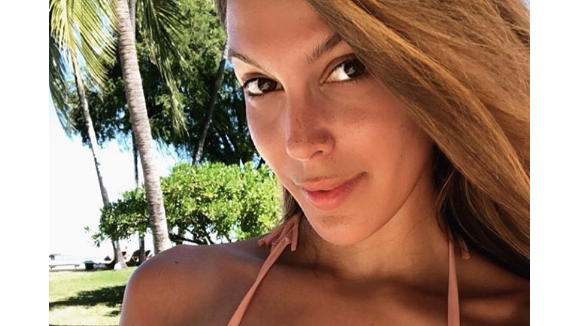 Iris Mittenaere stylée en bikini : L'ex-Miss Univers fait grimper la température