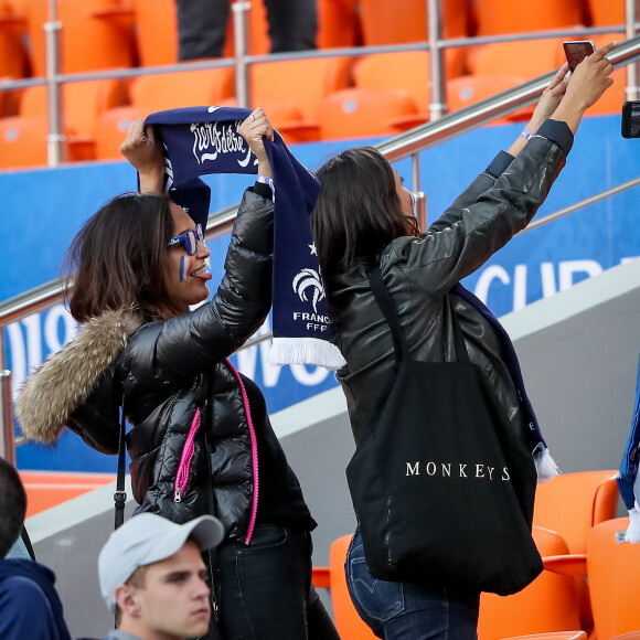 Valérie Begue, Leïla Kaddour-Boudadi lors du match de coupe du monde opposant la France au Pérou au stade Ekaterinburg à Yekaterinburg, Russie, le 21 juin 2018. La France a gagné 1-0. © Cyril Moreau/Bestimage