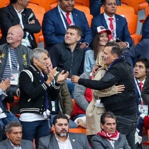 Nagui, sa femme Mélanie Page, Claude Deschamps, Dylan Deschamps, Valérie Begue, Leïla Kaddour-Boudadi lors du match de coupe du monde opposant la France au Pérou au stade Ekaterinburg à Yekaterinburg, Russie, le 21 juin 2018. La France a gagné 1-0. © Cyril Moreau/Bestimage