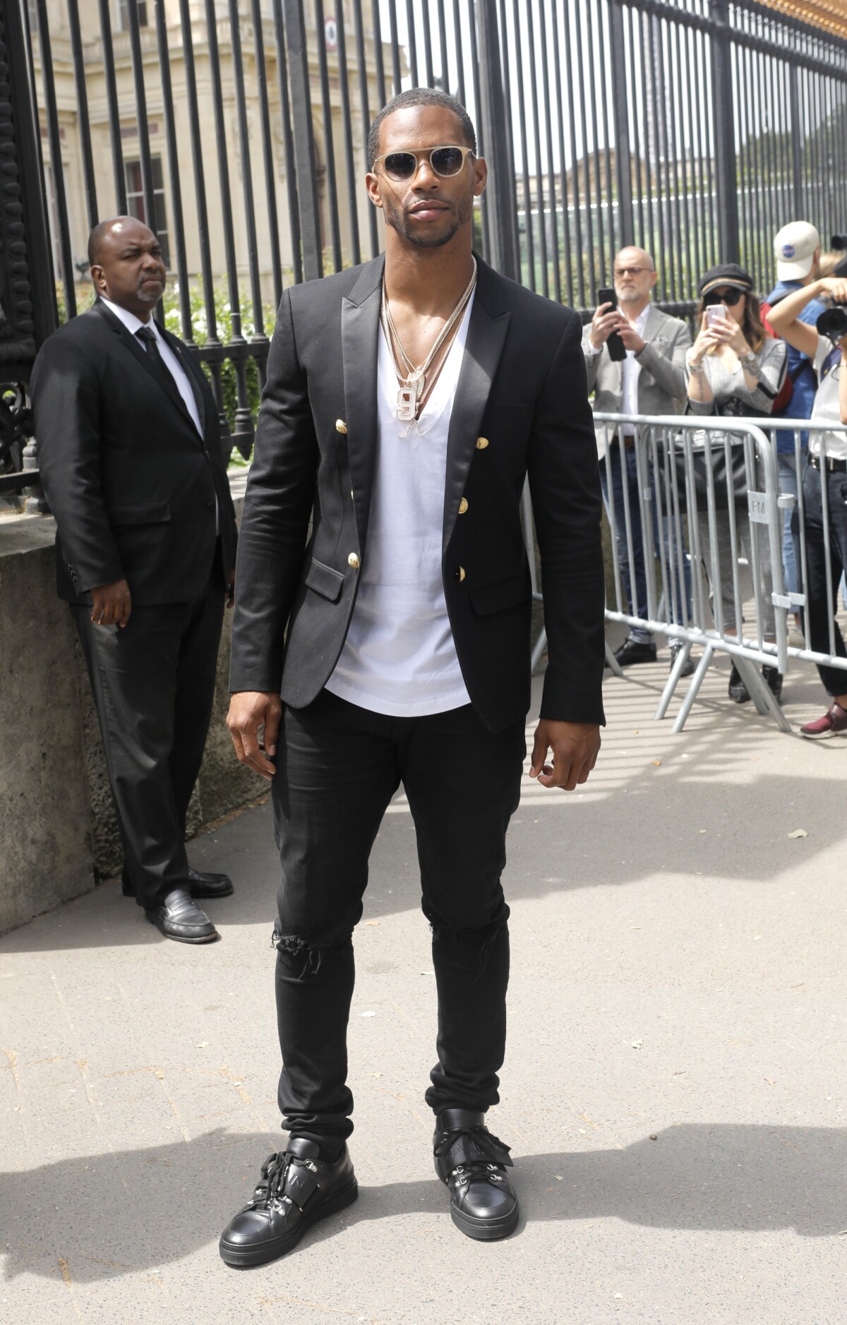 VICTOR MICHAEL CRUZ - ARRIVEES AU DEFILE GIVENCHY - PAP HOMME