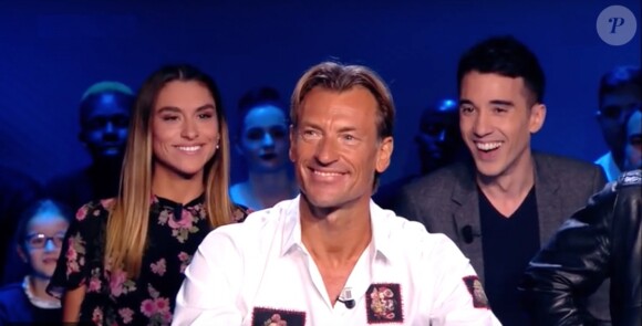 Candide Renard et son père Hervé Renard sur le plateau de l'émission Télé Foot sur TF1 à Paris le 19 novembre 2017© TF1 / Bestimage