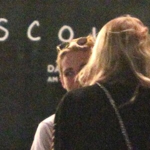Exclusif - Kristen Stewart et sa compagne Stella Maxwell sont allées dîner avec des amis au Scout à Los Angeles. Le 26 juin 2018.