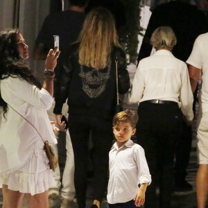 Exclusif - Matthew McConaughey en vacances en famille avec sa femme Camila Alves et leurs enfants sur l'ïle de Mykonos en Grèce le 23 juin 2018