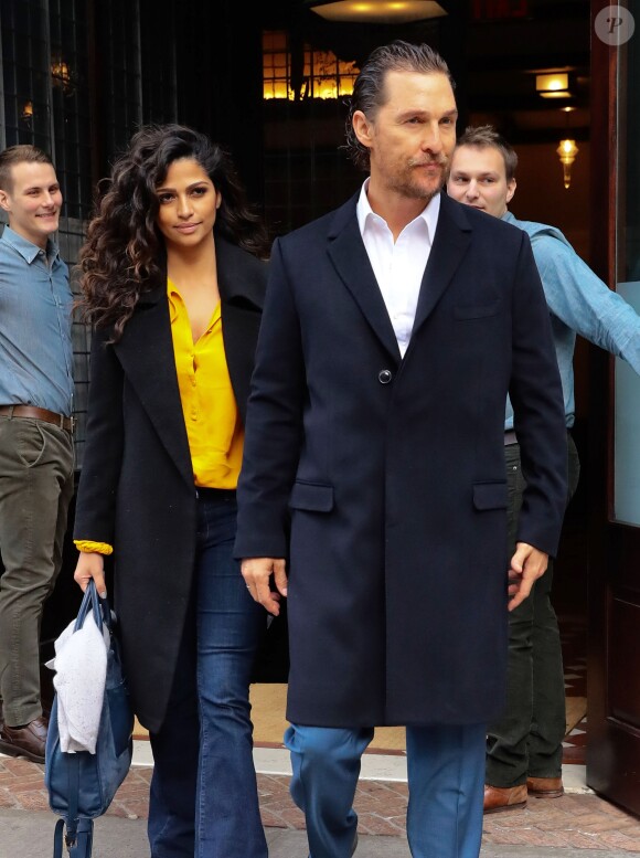 Matthew McConaughey et sa femme Camila Alves dans la rue à New York le 14 novembre 2016.