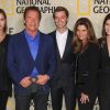 Maria Shriver et Arnold Schwarzenegger avec leurs enfants Katherine (à droite), Christina (à gauche) et Patrick (au milieu) à la soirée de présentation de la série "The Long Road Home" à Los Angeles, le 31 octobre 2017