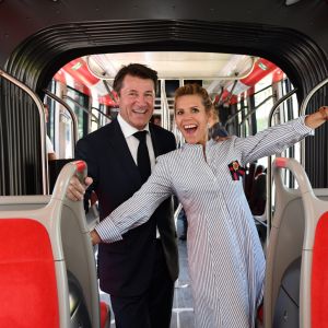 Exclusif - Christian Estrosi et sa femme Laura Tenoudji à bord de la premère rame de la ligne 2 Ouest Est du tramway sur le tronçon aérien entre le CADAM et Magnan à Nice 30 juin 2018. © Bruno Bebert/Bestimage