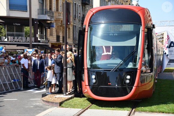 Exclusif - Arrivée du tramway sur le tronçon aérien entre le CADAM et Magnan à Nice 30 juin 2018 lors de l'inauguration de la ligne 2 Ouest Est du tramway sur le tronçon aérien entre le CADAM et Magnan à Nice 30 juin 2018. © Bruno Bebert/Bestimage