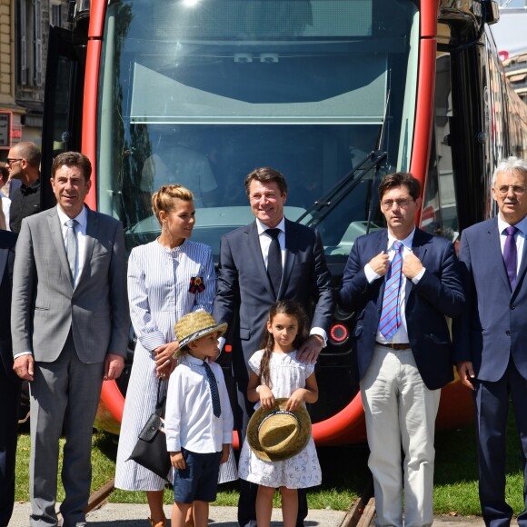 Exclusif - Charles Ange Ginesy, le président du Conseil Départemental, Laura Tenoudji, son mari, Christian Estrosi, le maire de Nice, et George François Leclerc, le prefet des Alpes Maritimes durant l'inauguration de la ligne 2 Ouest Est du tramway sur le tronçon aérien entre le CADAM et Magnan à Nice 30 juin 2018. Ce tramway est le premier au monde à utiliser un système innovant de recharge ponctuelle en station permettant une autonomie totale entre les stations aèriennes. Le SRS est un système de recharge statique par le sol mis au point par Alstom. Un tramway plus propre, plus performant avec un design signé par le niçois Ora Ito. Cet été, de 7h à 21h et jusqu'au 2 septembre les 7kms mis en service seront gratuits pour les usagers, d'ici septembre 2019 la partie souterraine sera terminée et les passagers pourront rejoindre l'aéroport en partant du port en 26 minutes.30/06/2018 - Nice