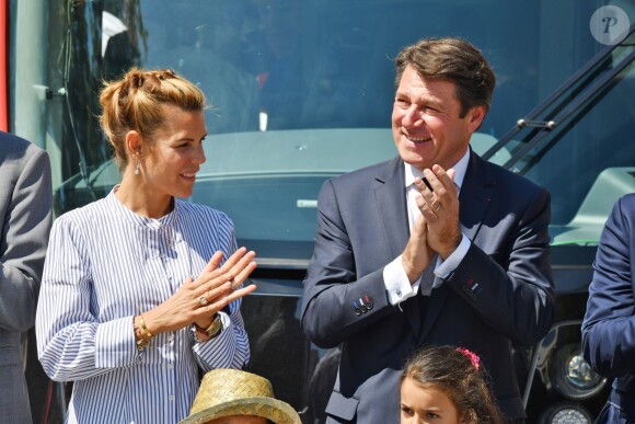 Exclusif - Christian Estrosi et sa femme Laura Tenoudji durant l'inauguration de la ligne 2 Ouest Est du tramway sur le tronçon aérien entre le CADAM et Magnan à Nice 30 juin 2018. Ce tramway est le premier au monde à utiliser un système innovant de recharge ponctuelle en station permettant une autonomie totale entre les stations aèriennes. Le SRS est un système de recharge statique par le sol mis au point par Alstom. Un tramway plus propre, plus performant avec un design signé par le niçois Ora Ito. Cet été, de 7h à 21h et jusqu'au 2 septembre les 7kms mis en service seront gratuits pour les usagers, d'ici septembre 2019 la partie souterraine sera terminée et les passagers pourront rejoindre l'aéroport en partant du port en 26 minutes.30/06/2018 - Nice