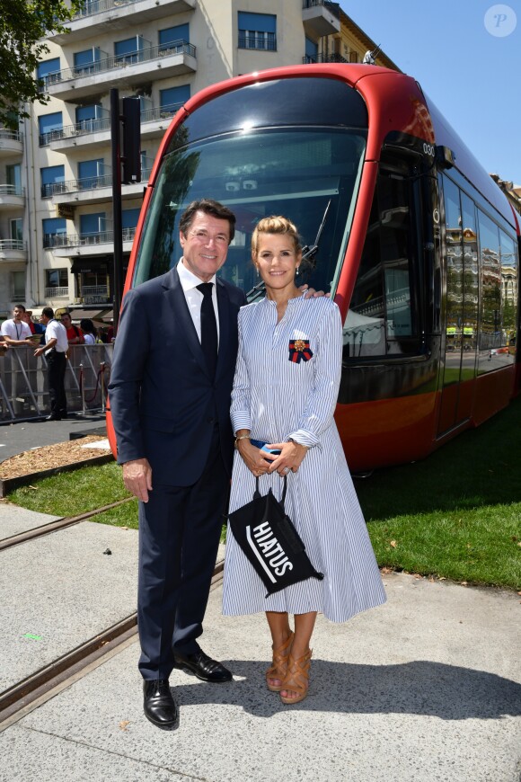 Exclusif - Christian Estrosi et sa femme Laura Tenoudji durant l'inauguration de la ligne 2 Ouest Est du tramway sur le tronçon aérien entre le CADAM et Magnan à Nice 30 juin 2018. Ce tramway est le premier au monde à utiliser un système innovant de recharge ponctuelle en station permettant une autonomie totale entre les stations aèriennes. Le SRS est un système de recharge statique par le sol mis au point par Alstom. Un tramway plus propre, plus performant avec un design signé par le niçois Ora Ito. Cet été, de 7h à 21h et jusqu'au 2 septembre les 7kms mis en service seront gratuits pour les usagers, d'ici septembre 2019 la partie souterraine sera terminée et les passagers pourront rejoindre l'aéroport en partant du port en 26 minutes.30/06/2018 - Nice