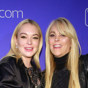 Lindsay et Dina Lohan à la soirée "Unwrap the Holidays" organisée par le Daily Mail à l'Hôtel Moxy à New York, le 6 décembre 2017.